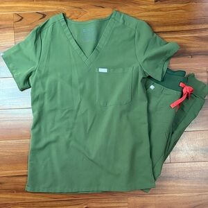 Figs Olive Green Scrub Set